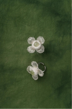WANYEE CRAFT WIRE CROCHET FLORAL SERPENTINE JADE RING | TROVE & TONE