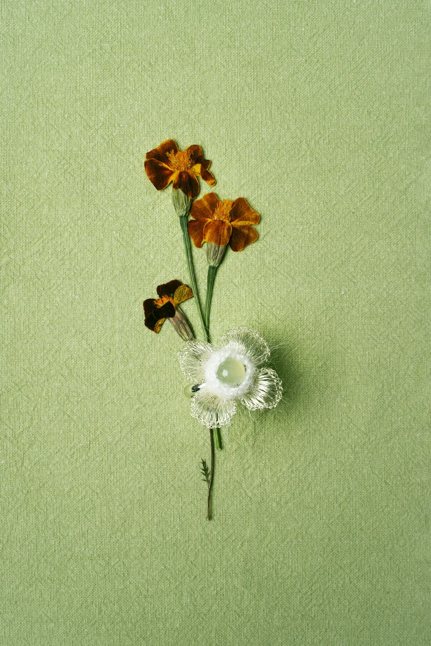 WANYEE CRAFT WIRE CROCHET FLORAL SERPENTINE JADE RING | TROVE & TONE