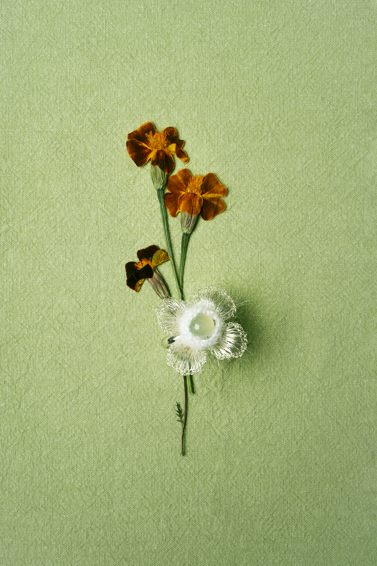 WANYEE CRAFT WIRE CROCHET FLORAL SERPENTINE JADE RING | TROVE & TONE