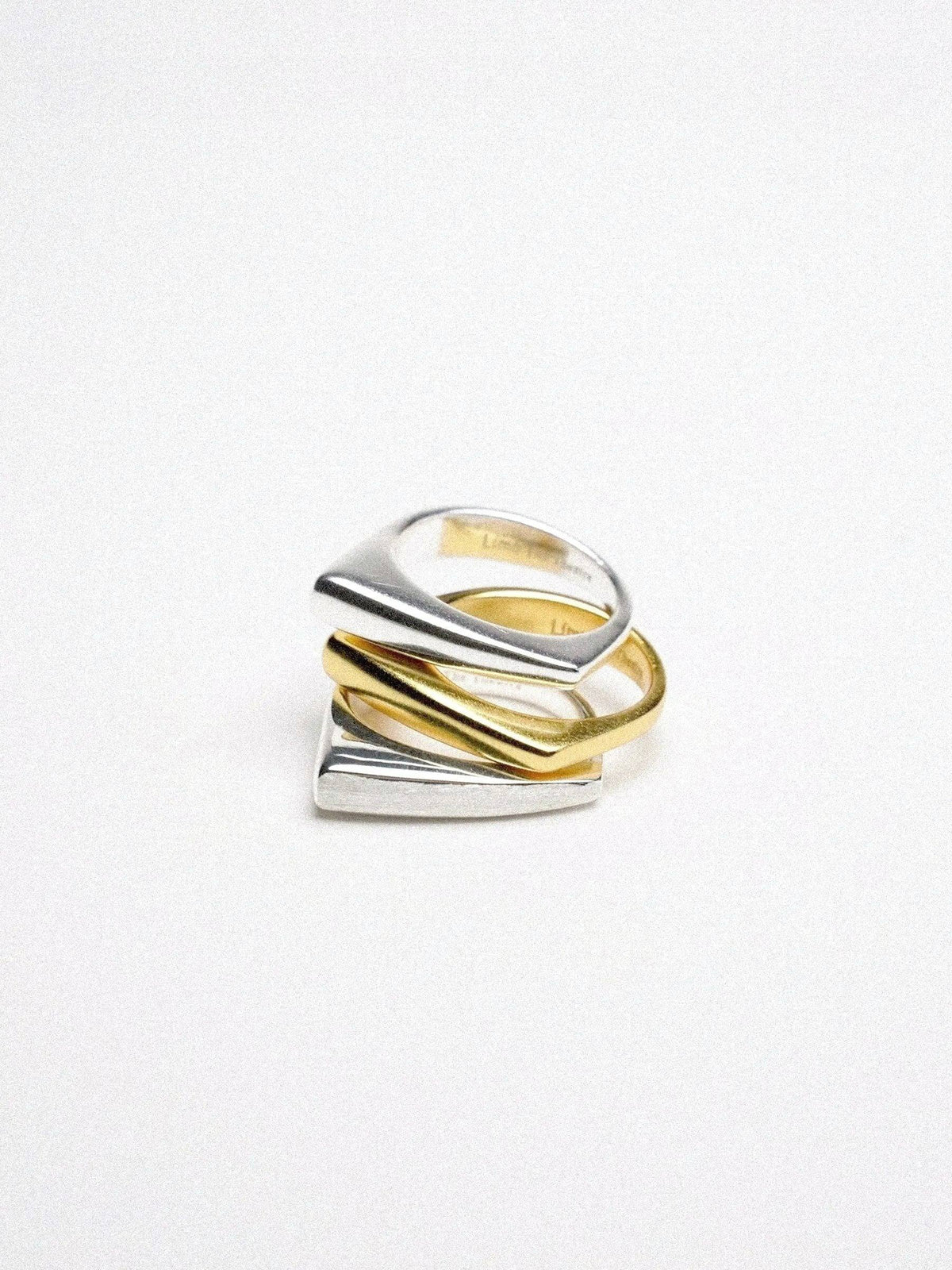 Limb SINGLE-LAYER SCULPTURAL RING | TROVE & TONE