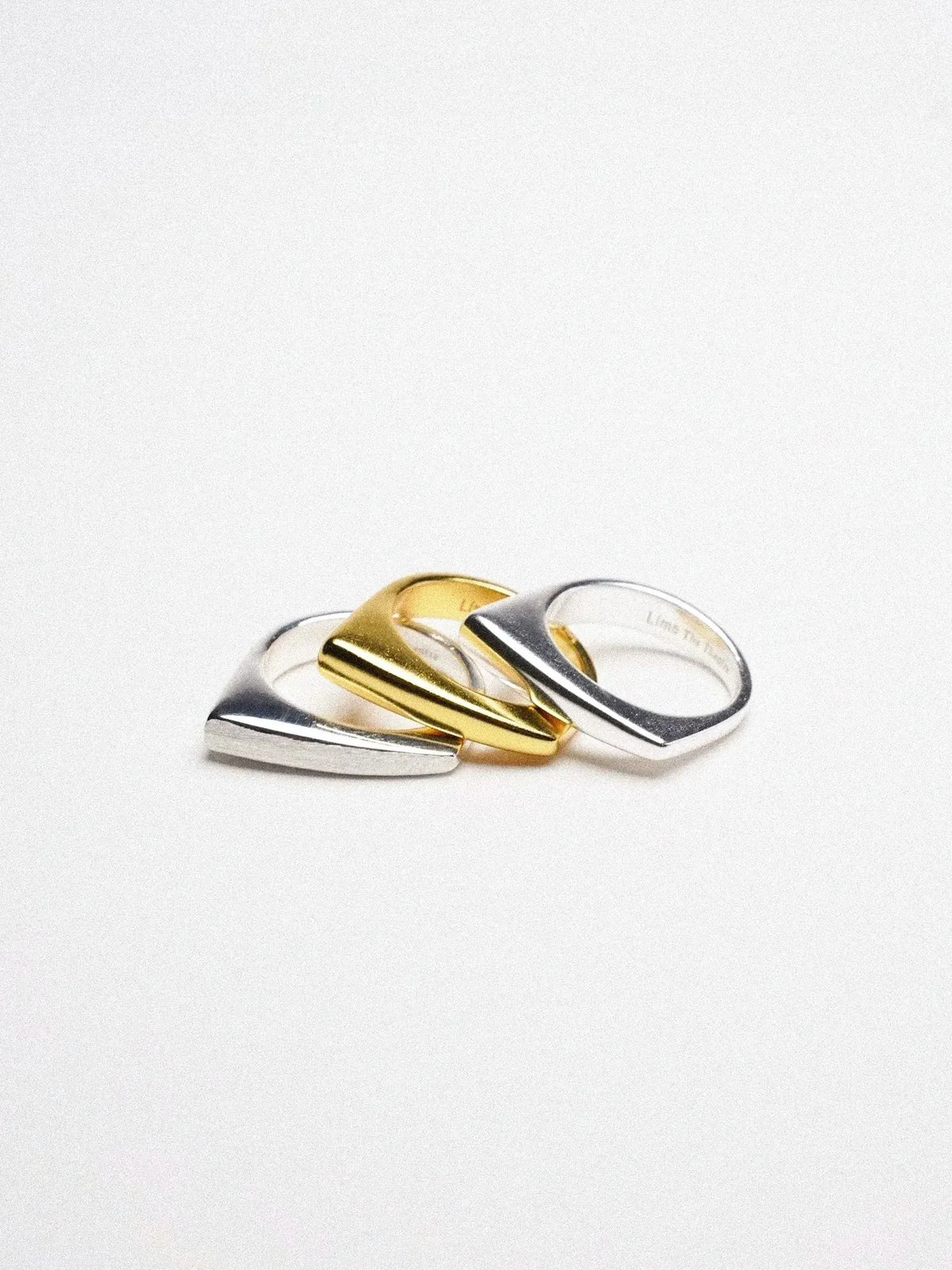 Limb SINGLE-LAYER SCULPTURAL RING | TROVE & TONE
