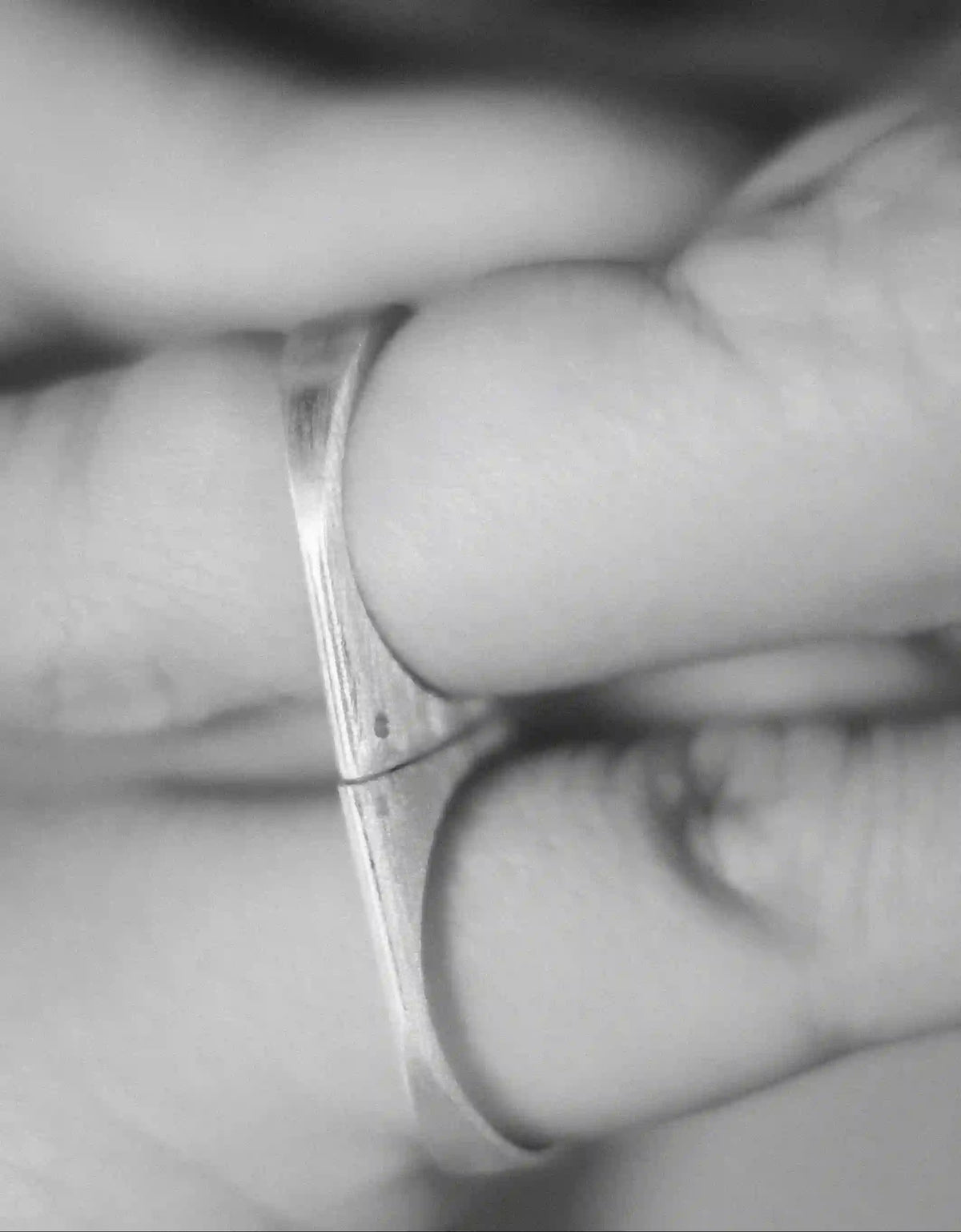 ON IISLAND CAPSULE COUPLE RING - CONCAVE | TROVE & TONE