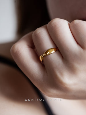 CONTROL POINTS PETAL SPRING RING | TROVE & TONE