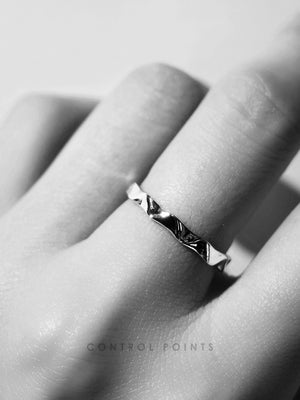 CONTROL POINTS ORGANIC WAVY STACKING RING | TROVE & TONE