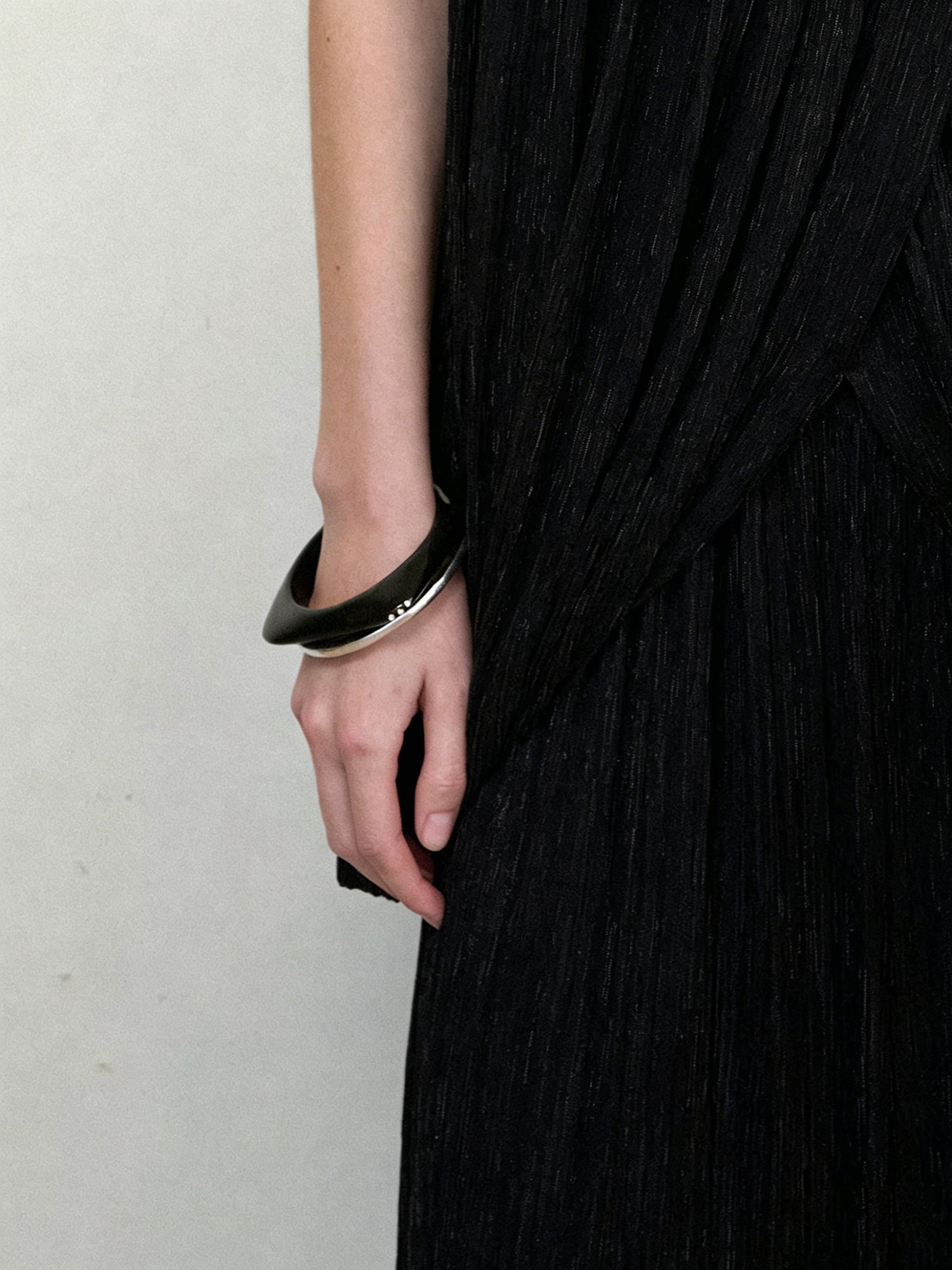 Limb SEQUENCE SILHOUETTE BANGLE SET  |  TROVE & TONE