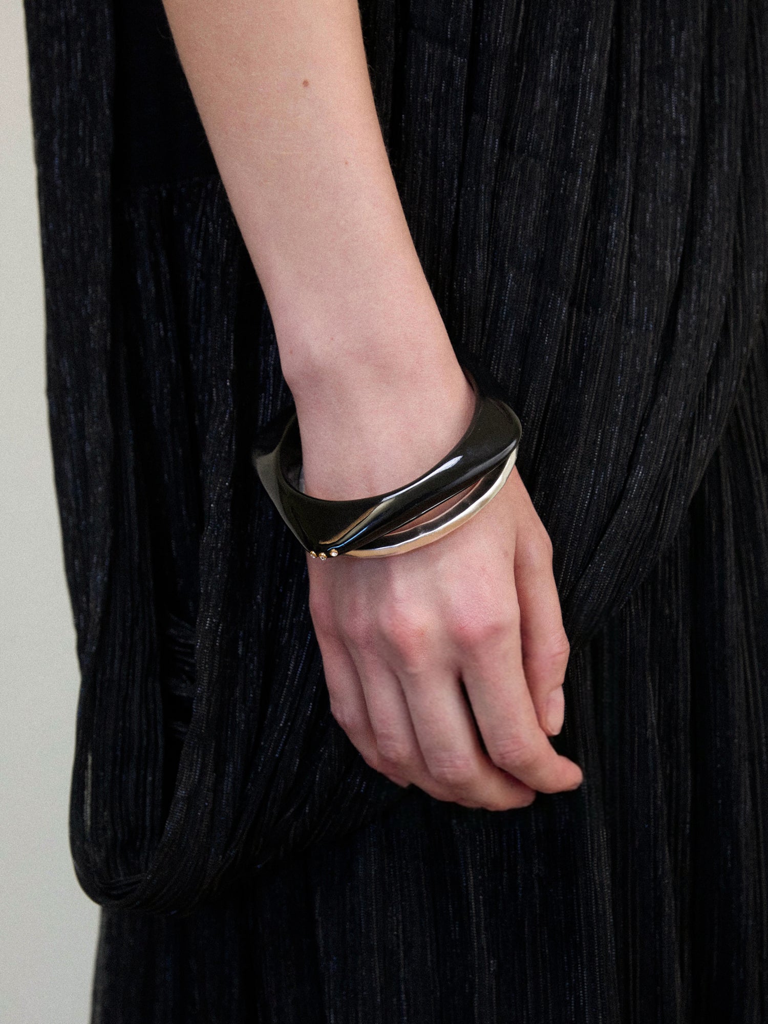 Limb SEQUENCE SILHOUETTE BANGLE SET  |  TROVE & TONE