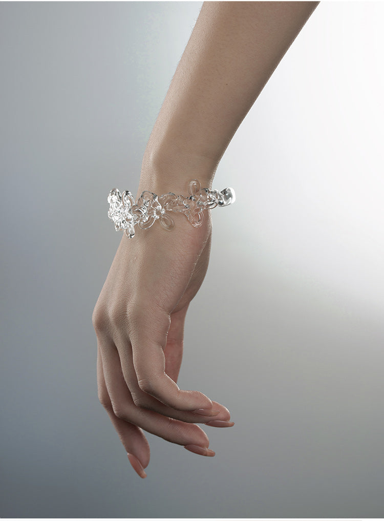 KNOT GARLAND BANGLE
