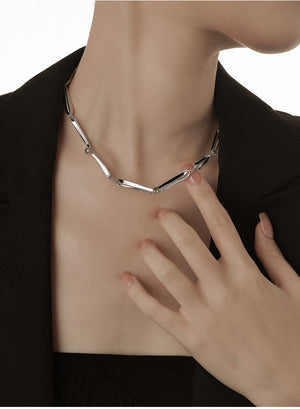PANKOU KNOT NECKLACE