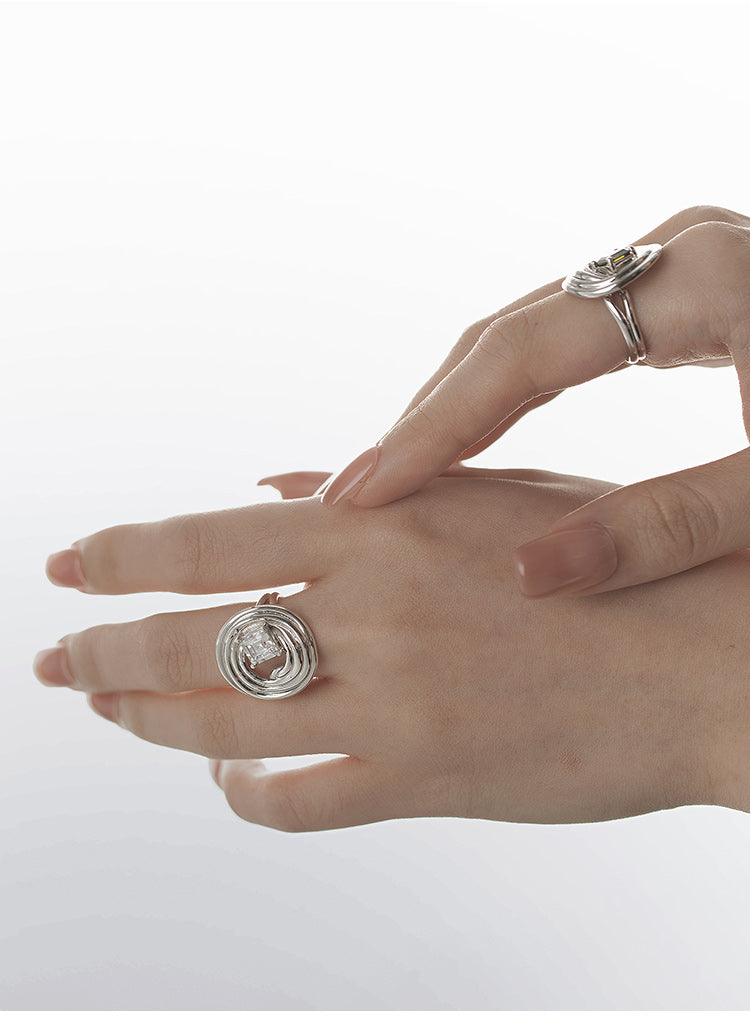 COILED KNOT RING