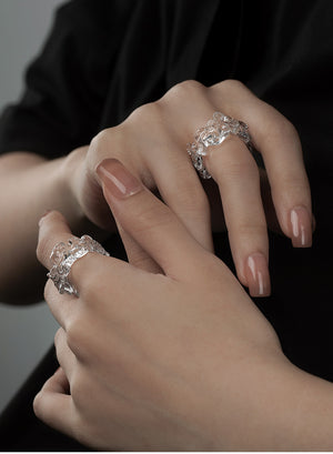 CARVED KNOT RING