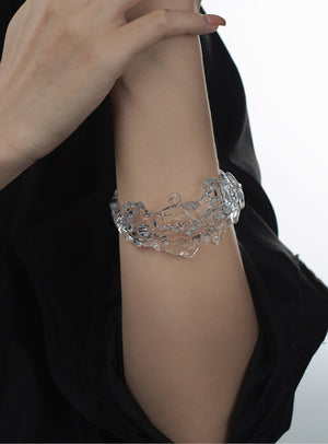 CARVED KNOT BANGLE