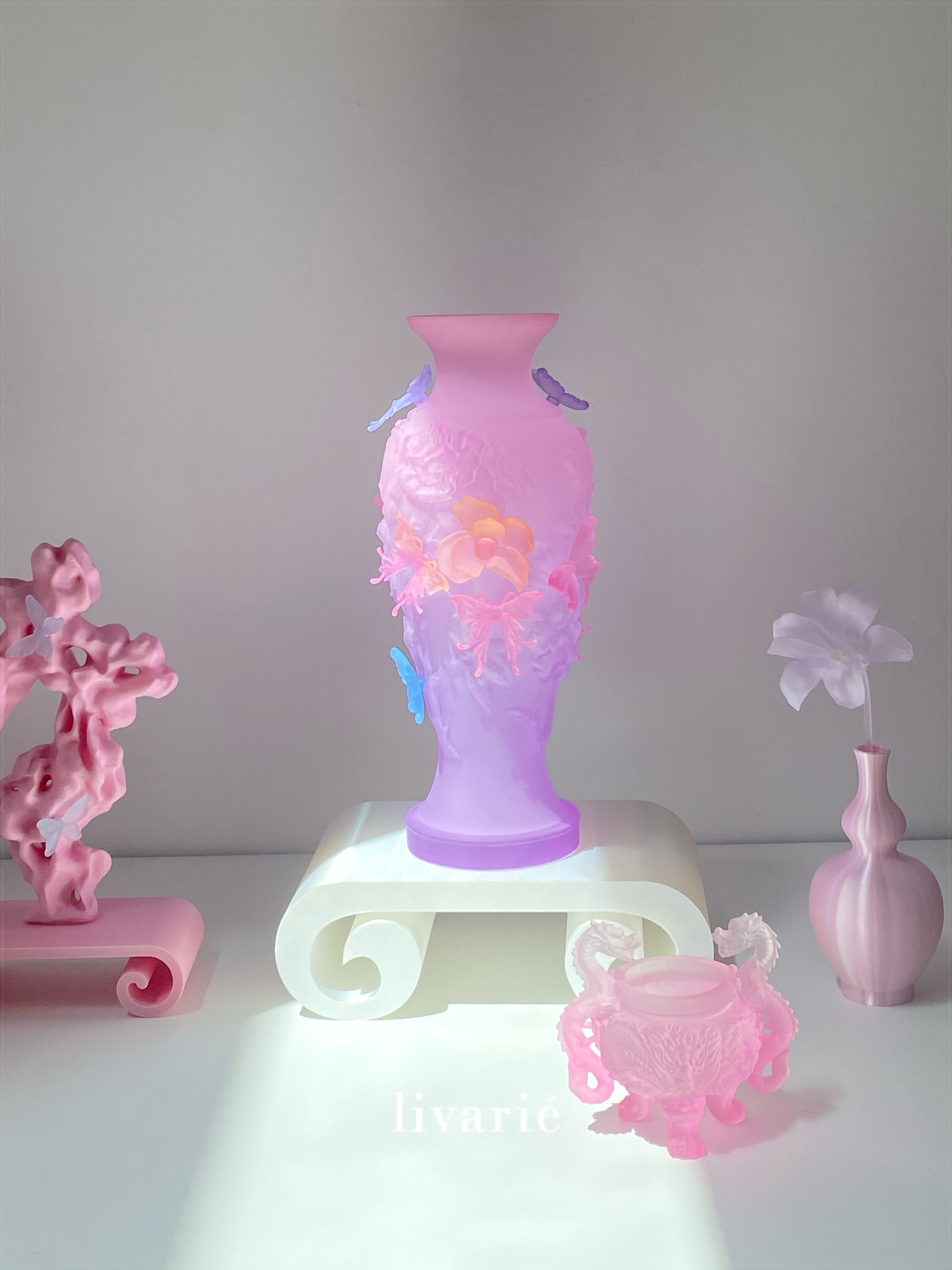 PINK PURPLE GRADIENT PAPILLON VIF VASE