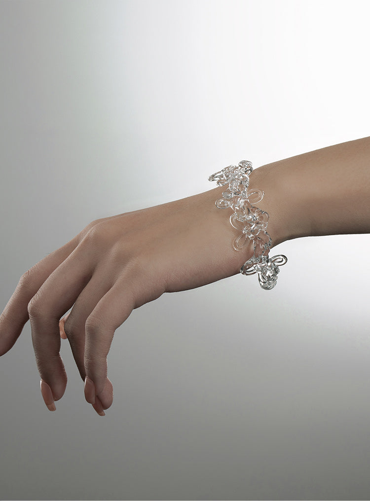 KNOT GARLAND BANGLE