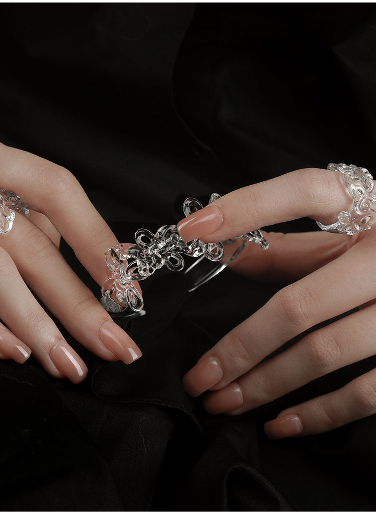 KNOT GARLAND BANGLE