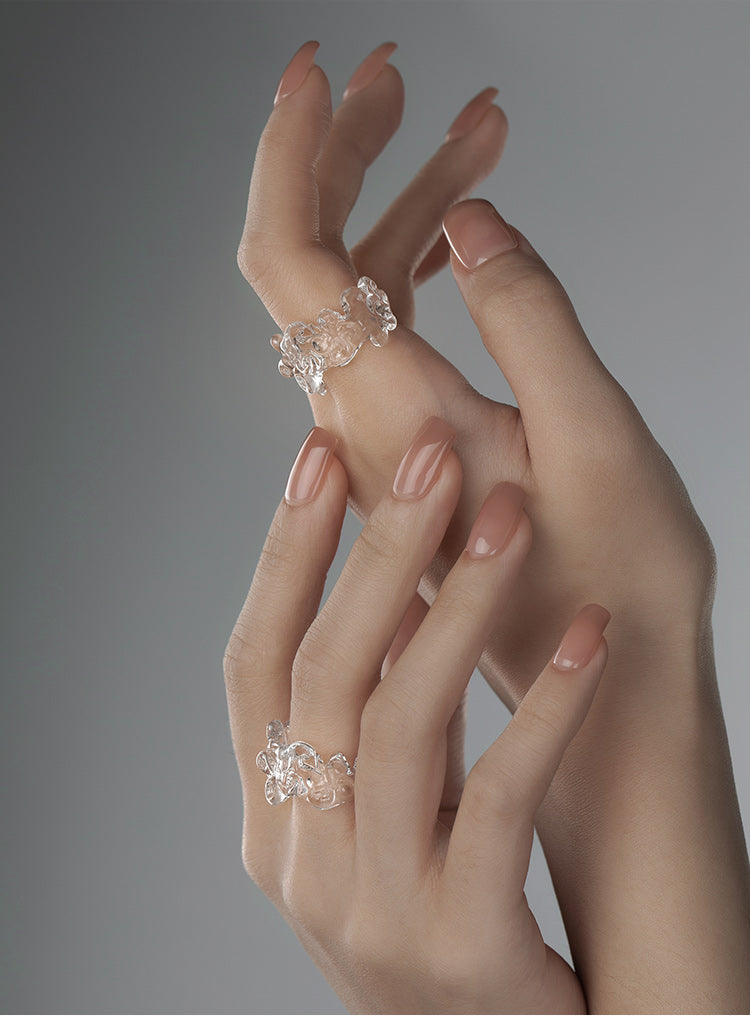 CARVED KNOT RING