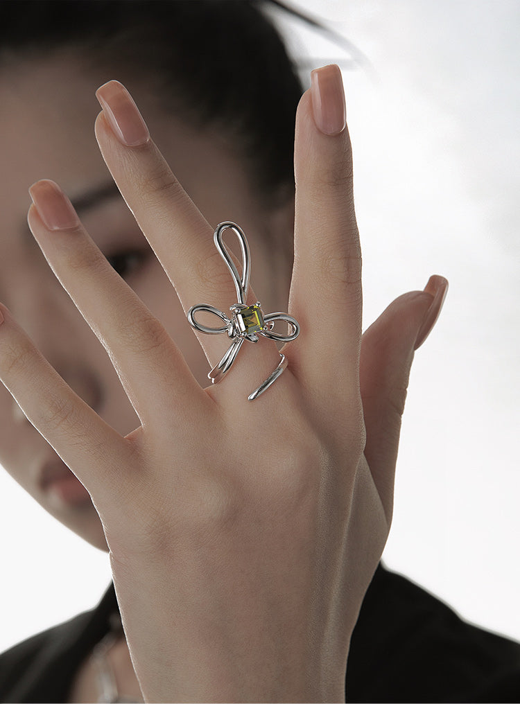 SWASTIKA KNOT RING