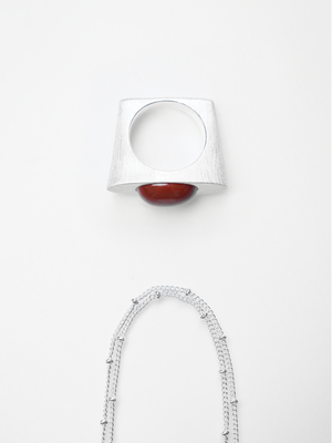  ON IISLAND OVAL RED AGATE PENDANT RING |  TROVE & TONE