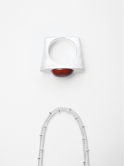  ON IISLAND OVAL RED AGATE PENDANT RING |  TROVE & TONE