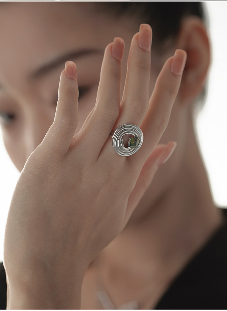COILED KNOT RING
