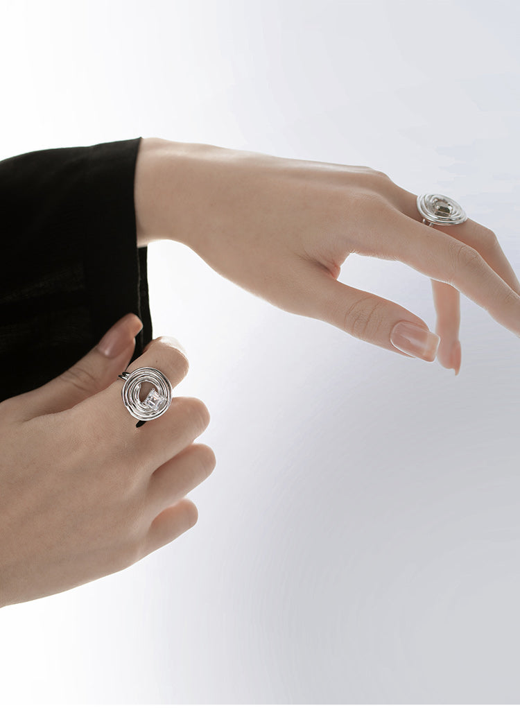 COILED KNOT RING