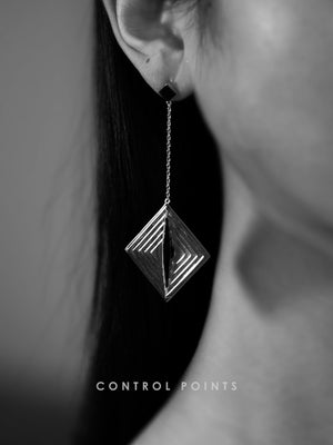 CONTROL POINTS RECCLE GEOMETRIC EARRING  |  TROVE & TONE