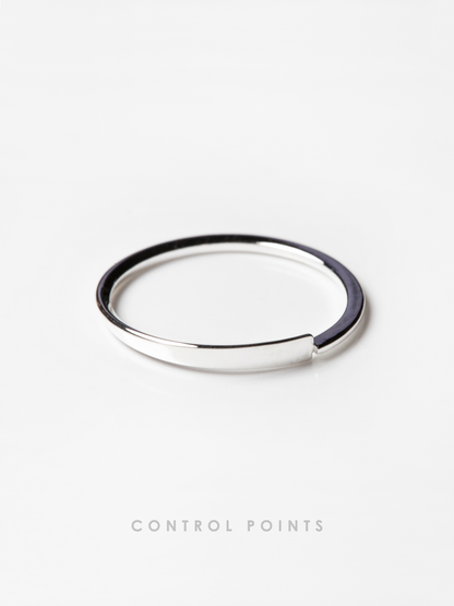 TROVE & TONE DIMENSIONAL SHIFT LOOP RING  |  TROVE & TONE