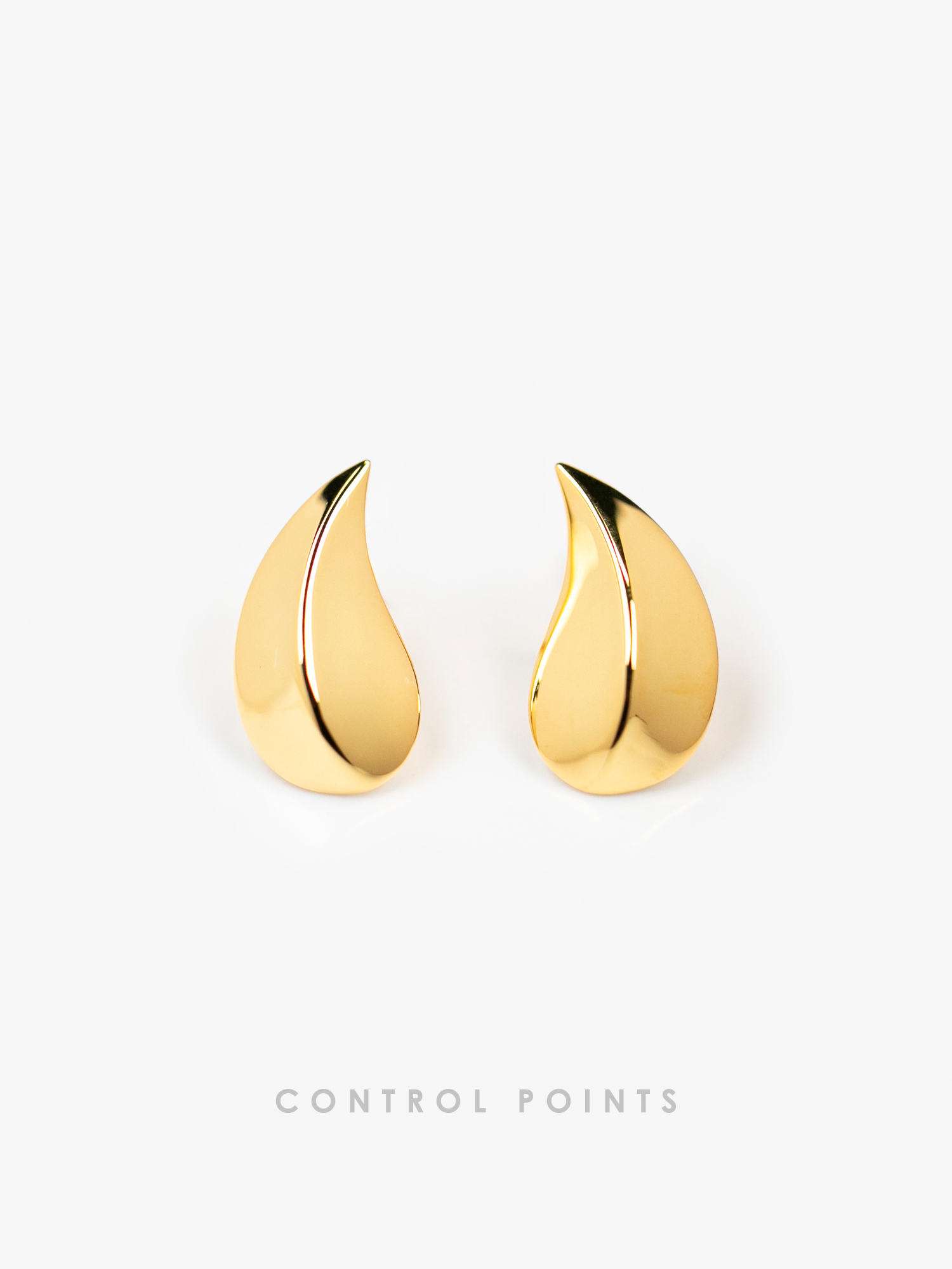 TROVE & TONE FLAME CURVE EARRING  |  TROVE & TONE