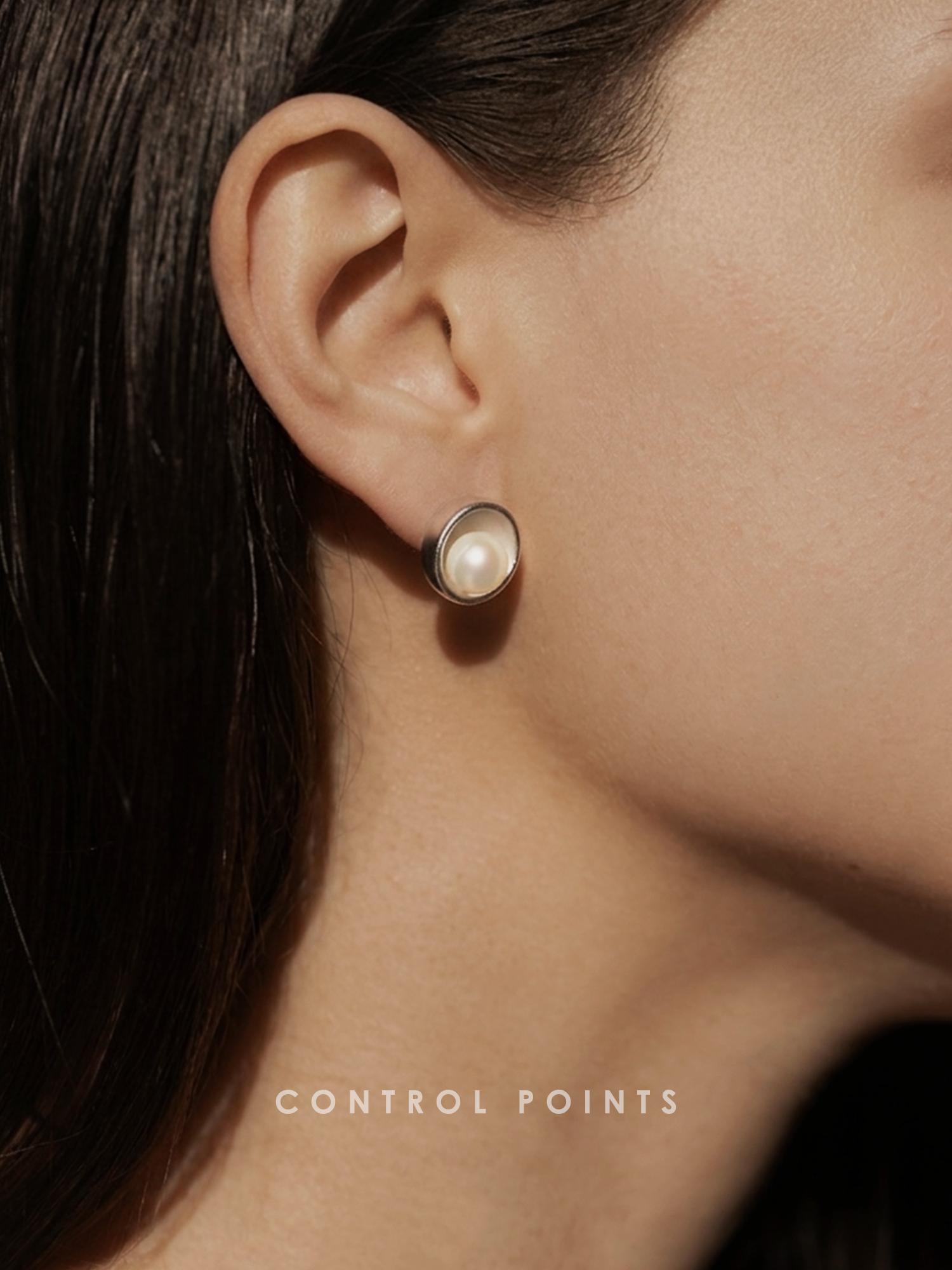 CONTROL POINTS NEST INSET PEARL STUD EARRINGS  |  TROVE & TONE