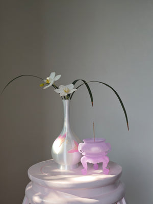livarié flower Jade Drop Papillon Vase  |  TROVE & TONE