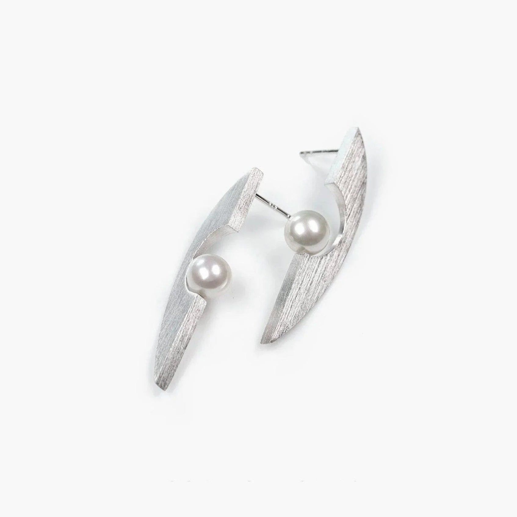 CONTROL POINTS ECLIPSE PEARL EARRING  |  TROVE & TONE