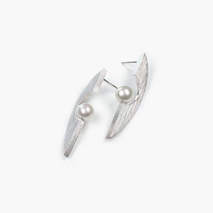 CONTROL POINTS ECLIPSE PEARL EARRING  |  TROVE & TONE