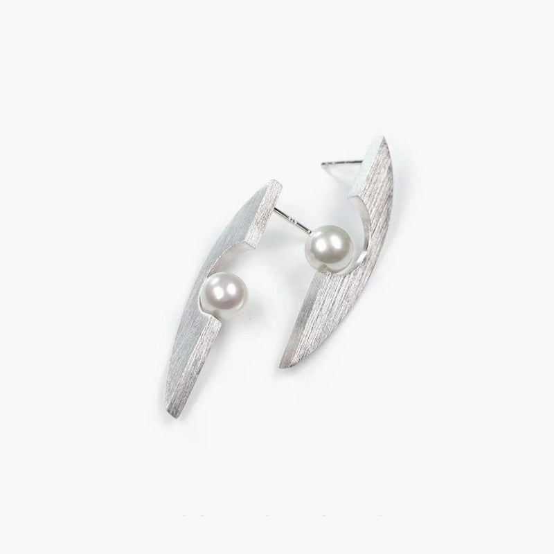 CONTROL POINTS ECLIPSE PEARL EARRING  |  TROVE & TONE