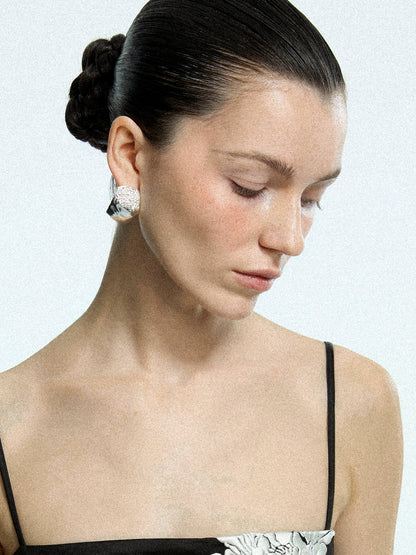 TEXTURED ARCHED EARRINGS Earrings TROVE & TONE