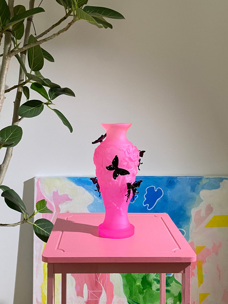 livarié flower Barbie Pink Papillon Vif Vase  |  TROVE & TONE