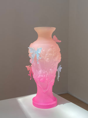 livarié flower PINK GRADIENT PAPILLON VIF VASE  |  TROVE & TONE