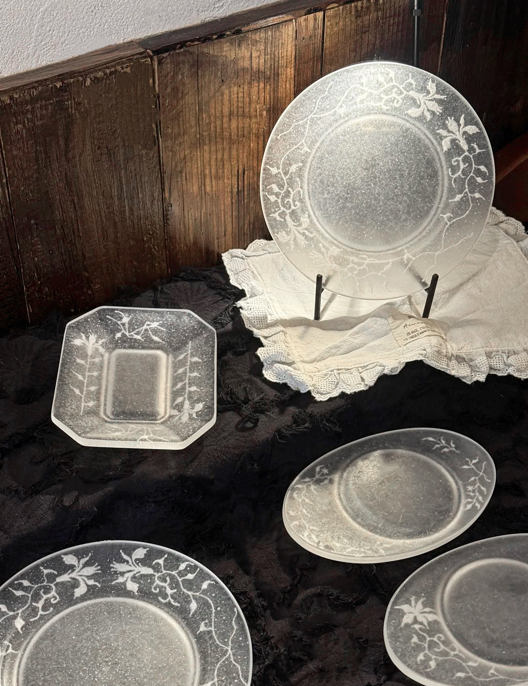 guAi Studio FROSTED GLASS PATE DE VERRE PLATE 03  |  TROVE & TONE