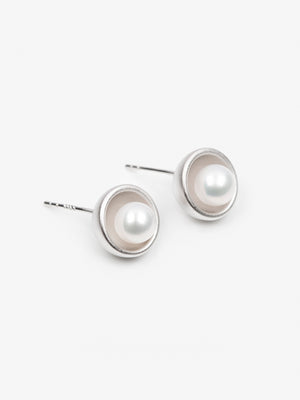 CONTROL POINTS NEST INSET PEARL STUD EARRINGS  |  TROVE & TONE