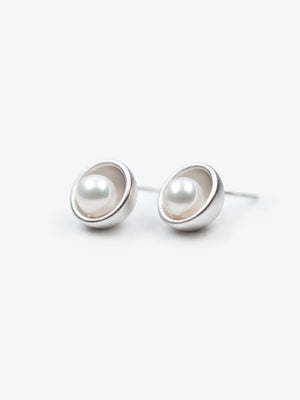 CONTROL POINTS NEST INSET PEARL STUD EARRINGS  |  TROVE & TONE