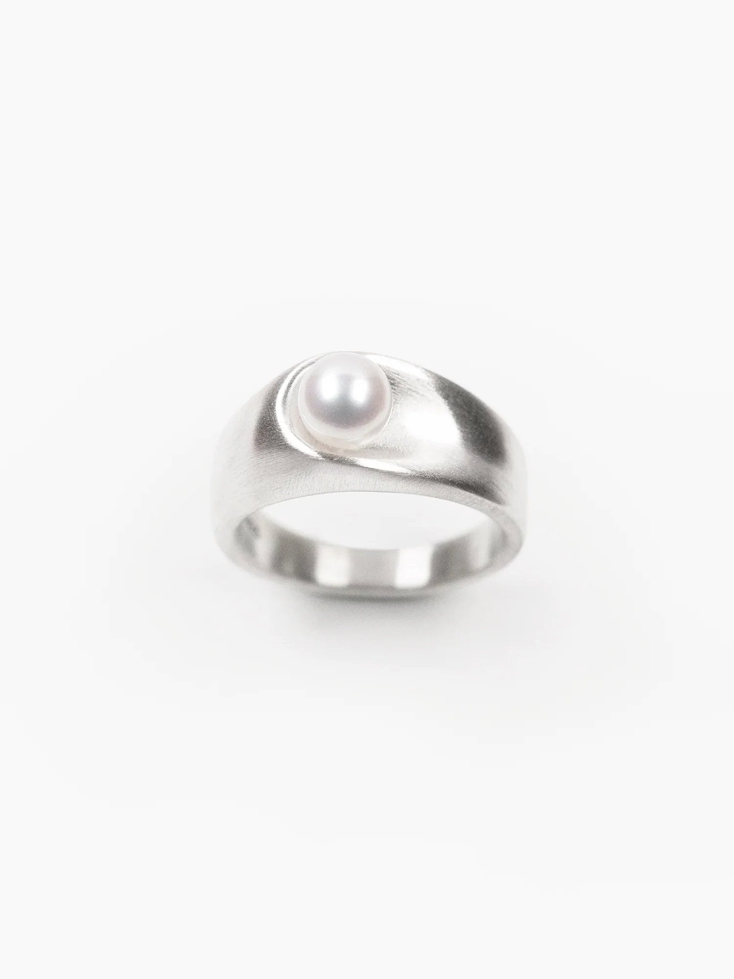 CONTROL POINTS COVE PEARL RING  |  TROVE & TONE