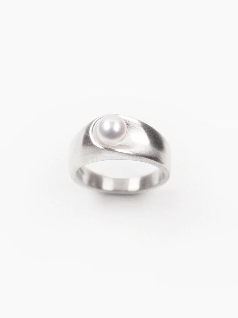 CONTROL POINTS COVE PEARL RING  |  TROVE & TONE
