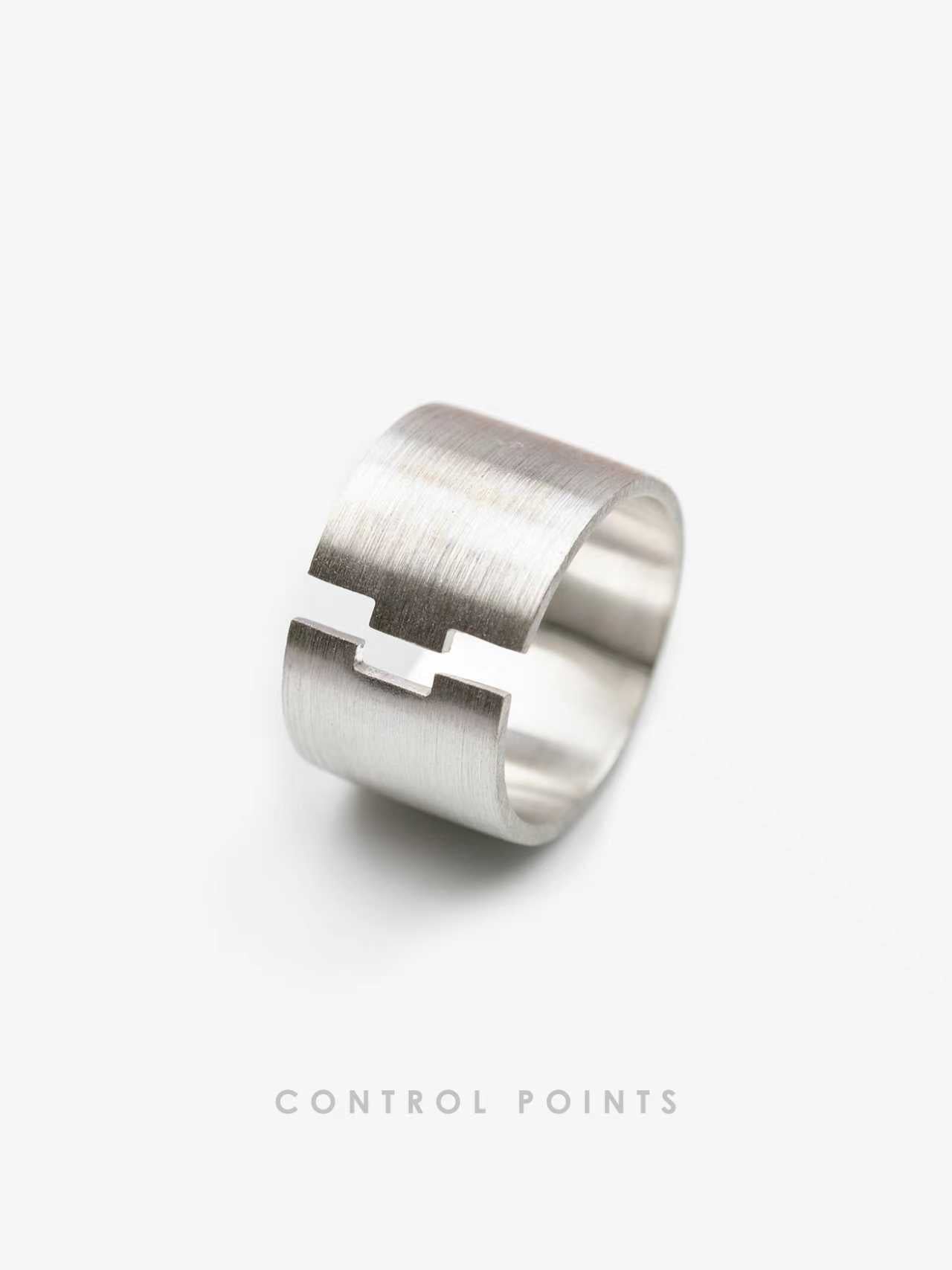 TROVE & TONE INTERLOCKING CLICK RING  |  TROVE & TONE