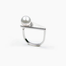 CONTROL POINTS FLOATING PEARL RING  |  TROVE & TONE