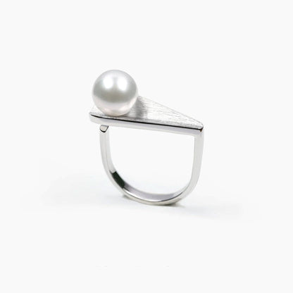 CONTROL POINTS FLOATING PEARL RING  |  TROVE & TONE