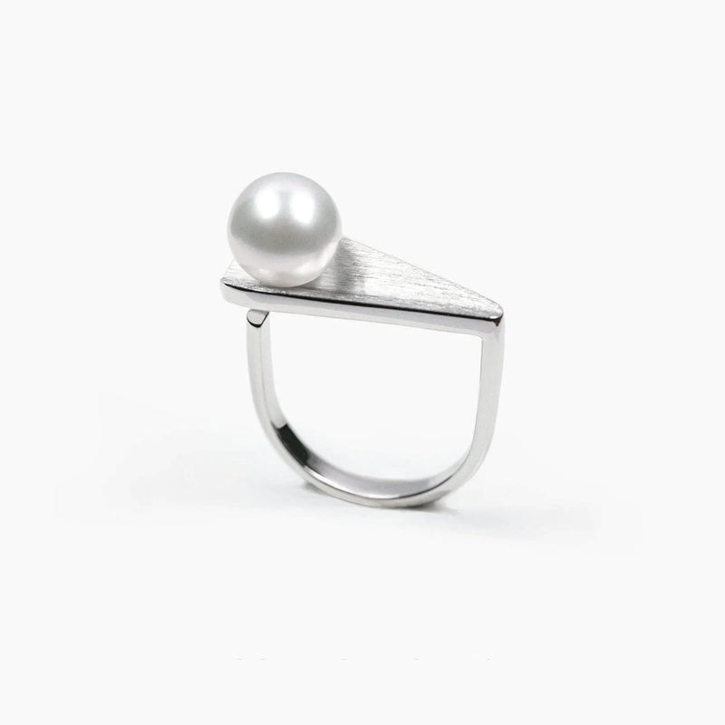 CONTROL POINTS FLOATING PEARL RING  |  TROVE & TONE