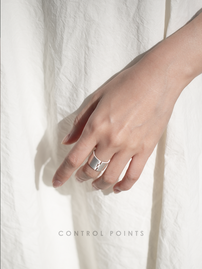 TROVE & TONE INTERLOCKING CLICK RING  |  TROVE & TONE