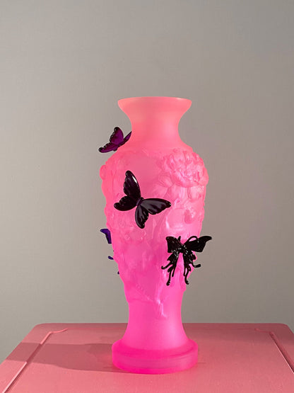 livarié flower Barbie Pink Papillon Vif Vase  |  TROVE & TONE