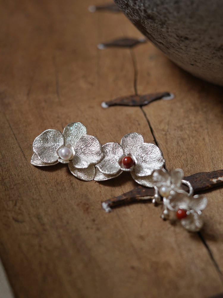 UNIGANCE.Z PHALAENOPSIS STUD EARRINGS  |  TROVE & TONE