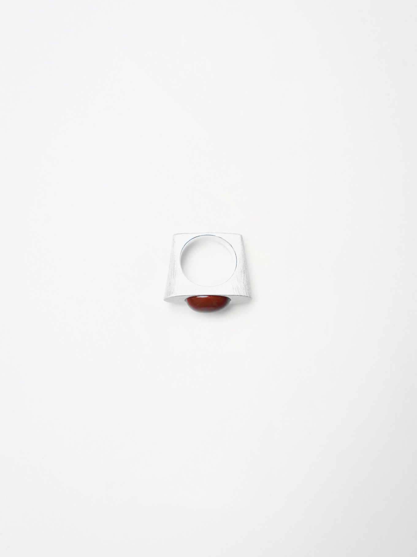  ON IISLAND OVAL RED AGATE PENDANT RING |  TROVE & TONE