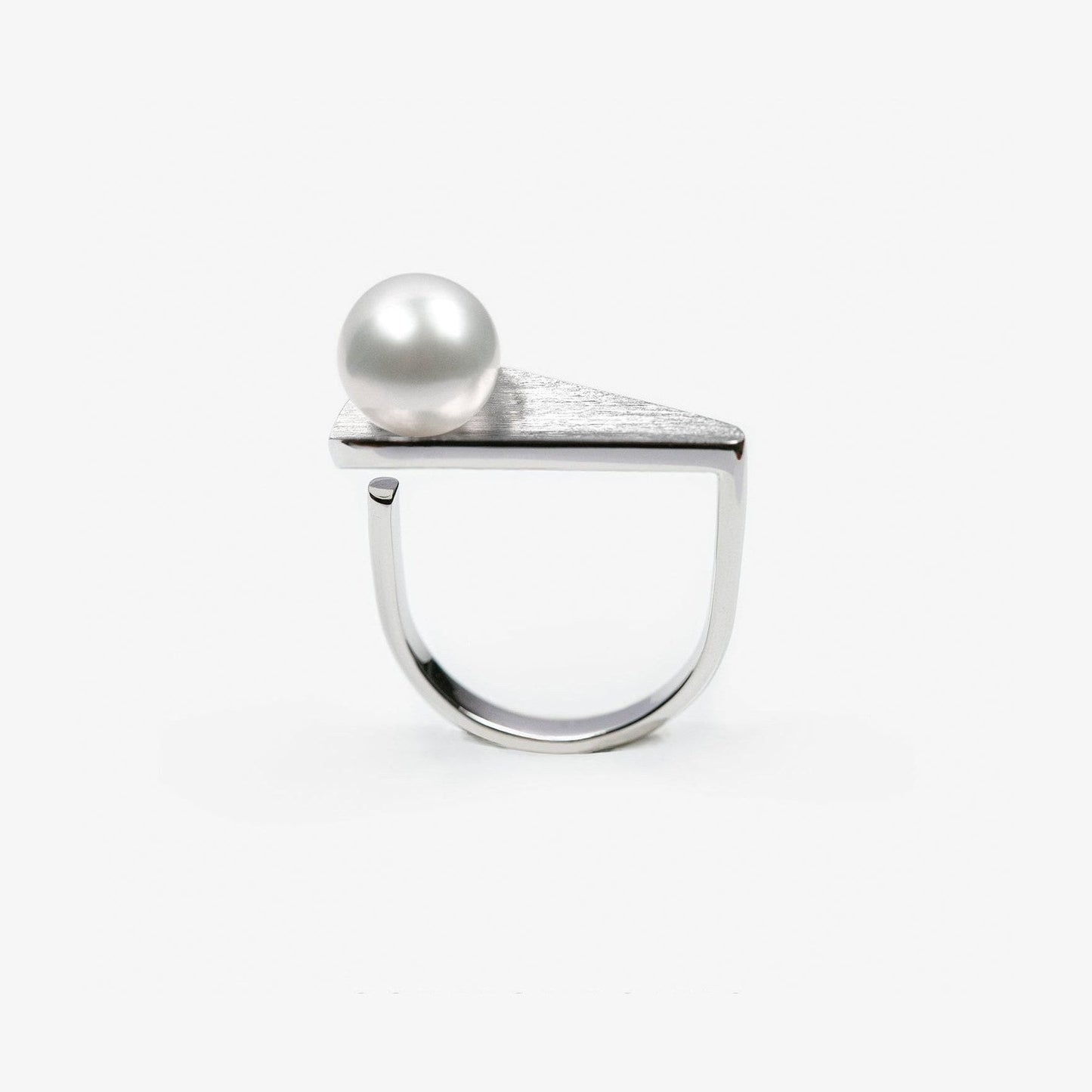 CONTROL POINTS FLOATING PEARL RING  |  TROVE & TONE