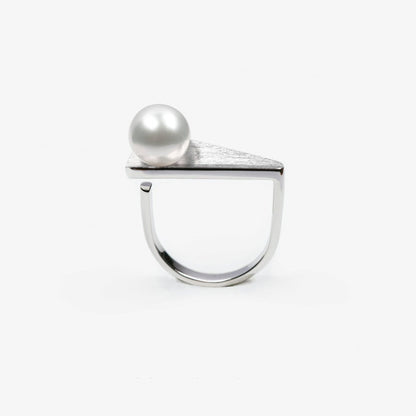 CONTROL POINTS FLOATING PEARL RING  |  TROVE & TONE